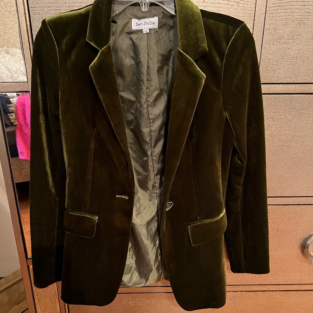Velvet green blazer